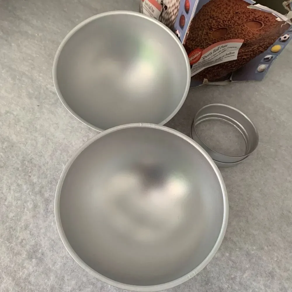 Wilton 3D Sports Ball Pan 2105-6506 With Instructions